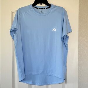 Adidas women‘s Sky Blue Short Sleeve Tee XL excellent condition